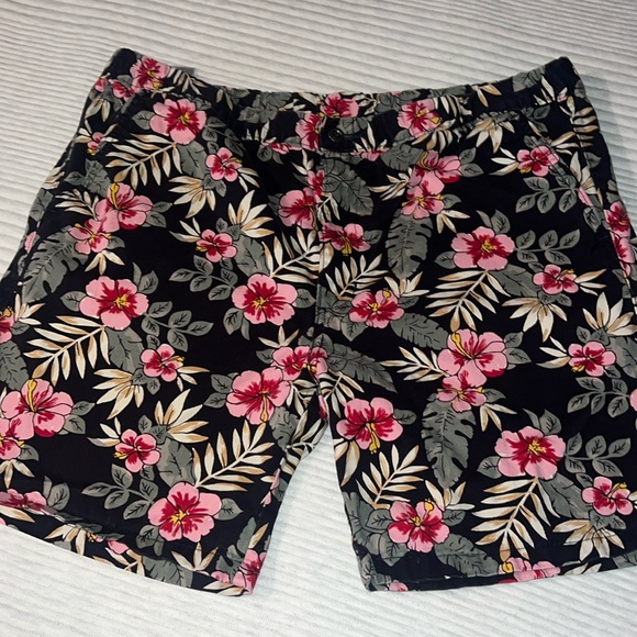 Levi’s floral shorts - Picture 1 of 6